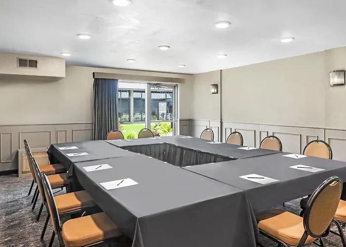 Doubletree By Hilton Roseville Minneapolis