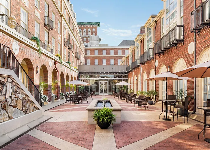 Magnolia Hotel Omaha