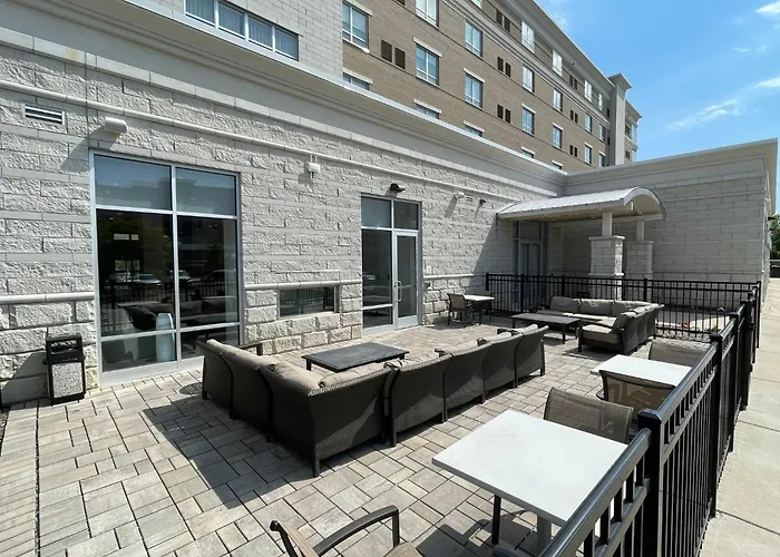 Holiday Inn & Suites Farmington Hills - Detroit Nw By Ihg