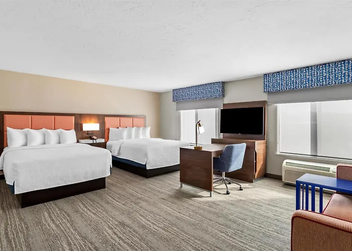 Hampton Inn & Suites Farmington