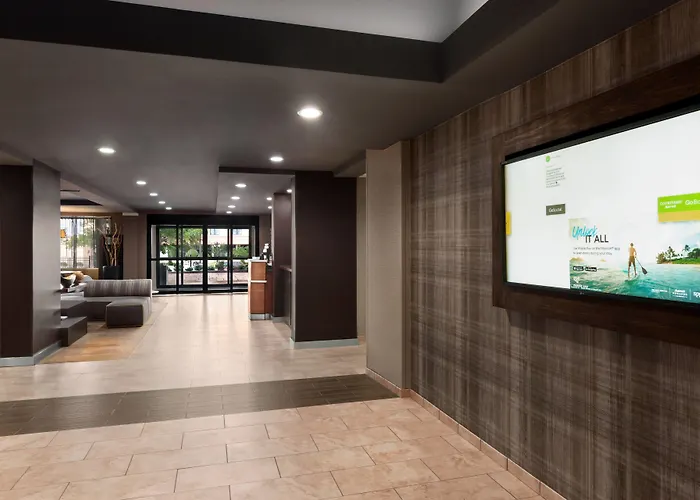 Courtyard By Marriott Tulsa Central