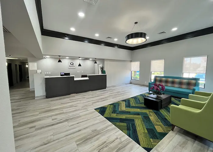 Quality Inn & Suites At Airport Blvd I-65 Mobile