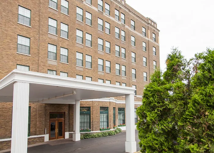 Landmark Inn Marquette