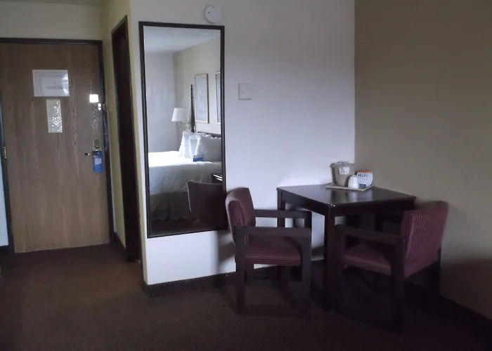 Baymont By Wyndham Metropolis Hotel