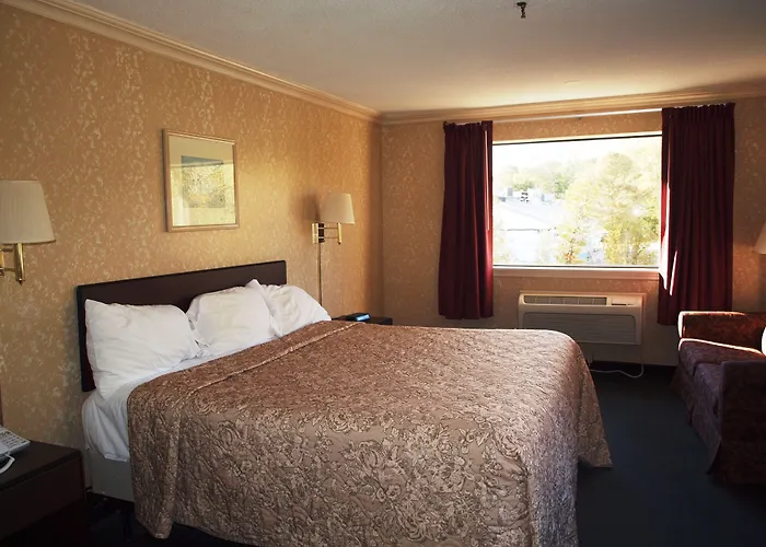 Hilltop Express Inn Groton