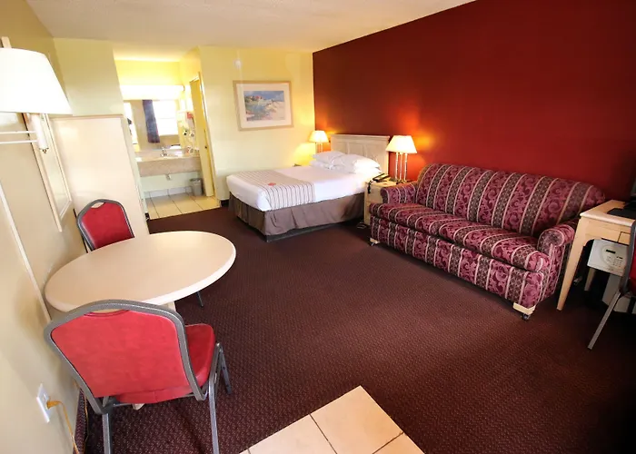 Econo Lodge Inn & Suites Maingate Central Kissimmee