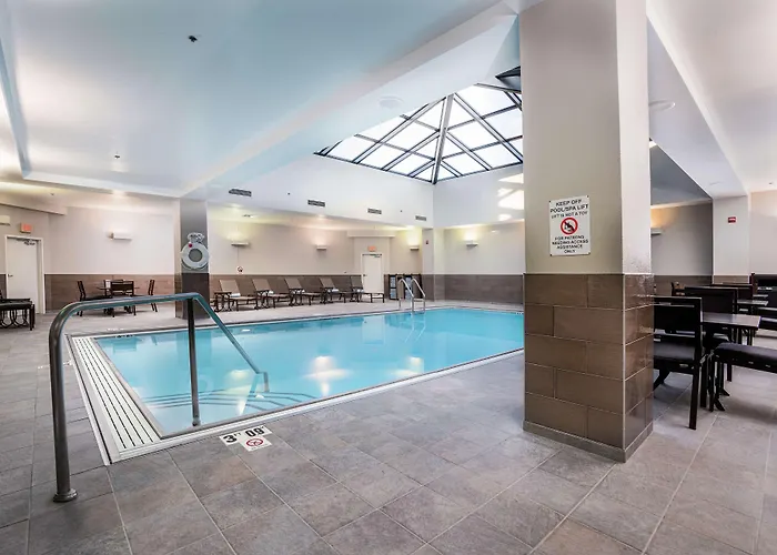Hilton Indianapolis Hotel & Suites