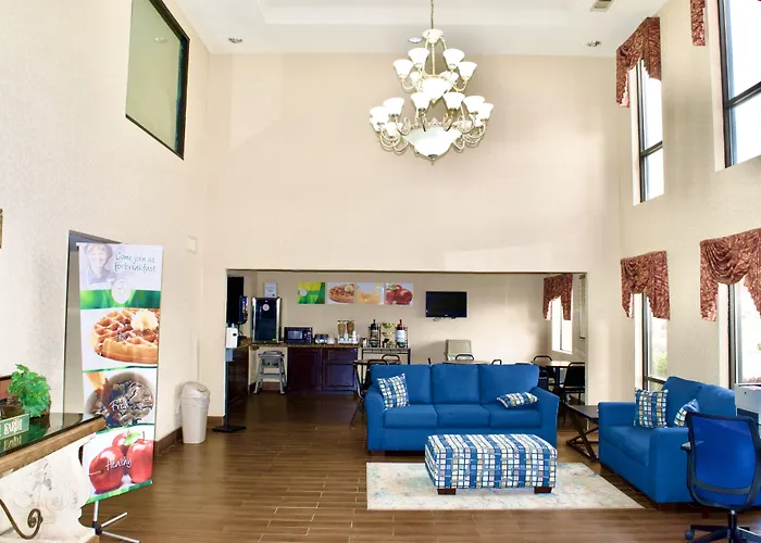 Quality Inn & Suites Pine Bluff