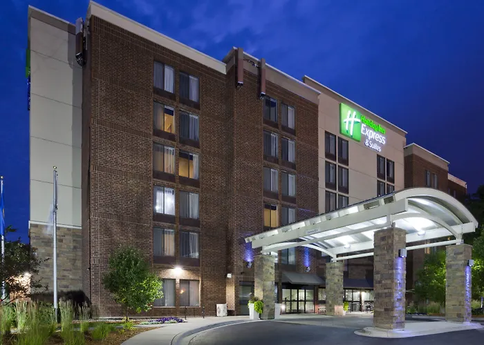 Holiday Inn Express & Suites Bloomington West By Ihg
