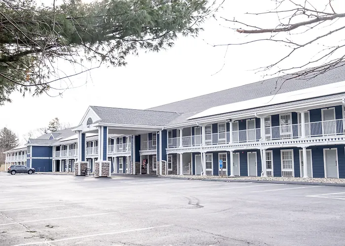 Hilltop Inn & Suites, Near Foxwoods Casino North Stonington