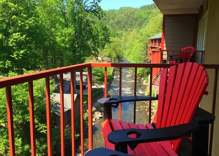 Baymont By Wyndham Gatlinburg On The River