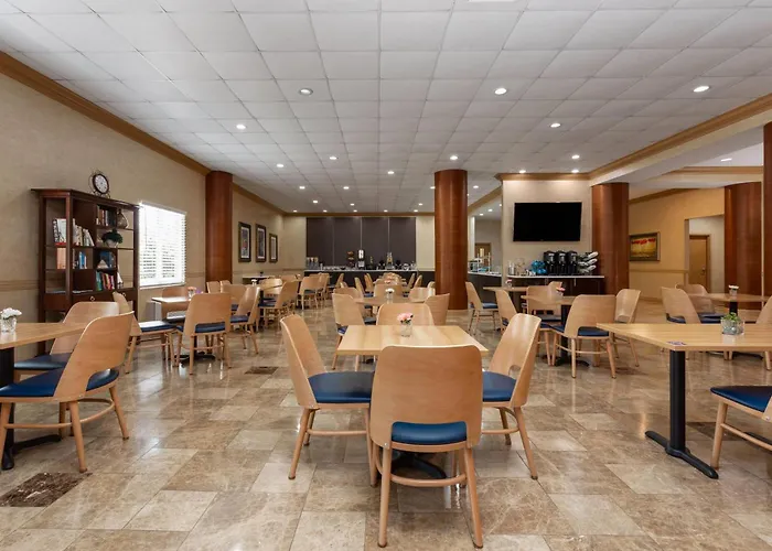Hawthorn Extended Stay By Wyndham West Palm Beach Airport
