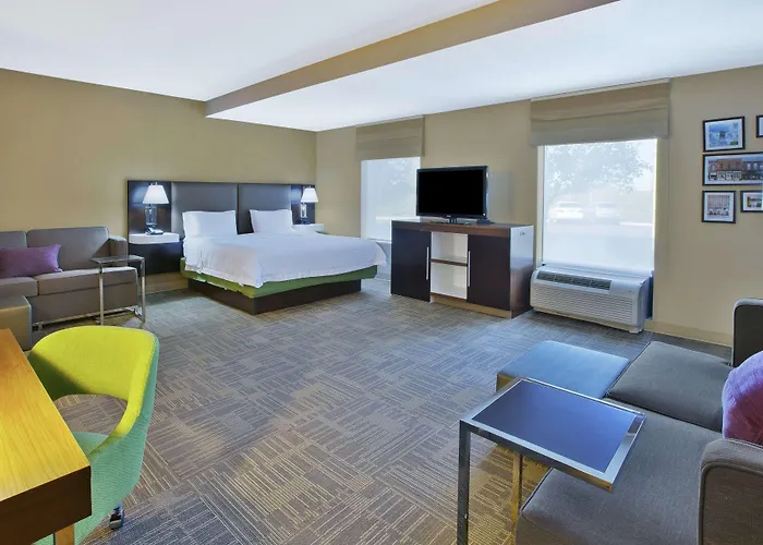 Hampton Inn Commerce/Novi