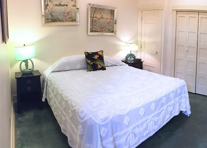 Hibiscus Coffee & Guesthouse Grayton Beach