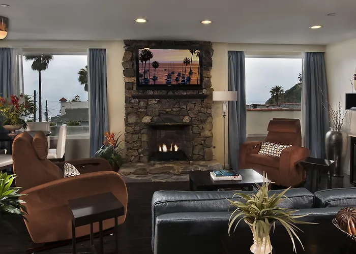 Aurora Hotel Avalon