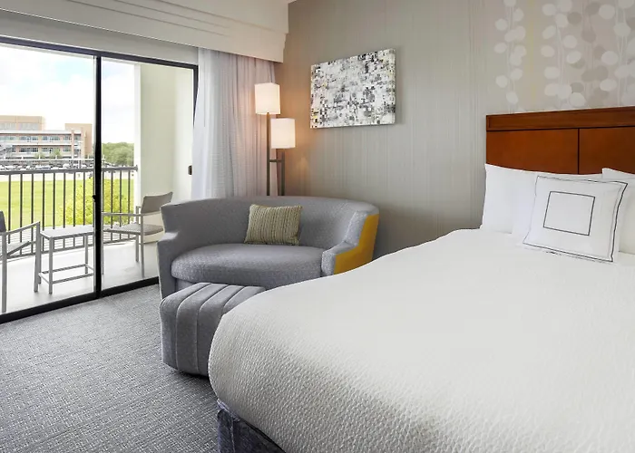 Courtyard By Marriott Dallas Arlington South