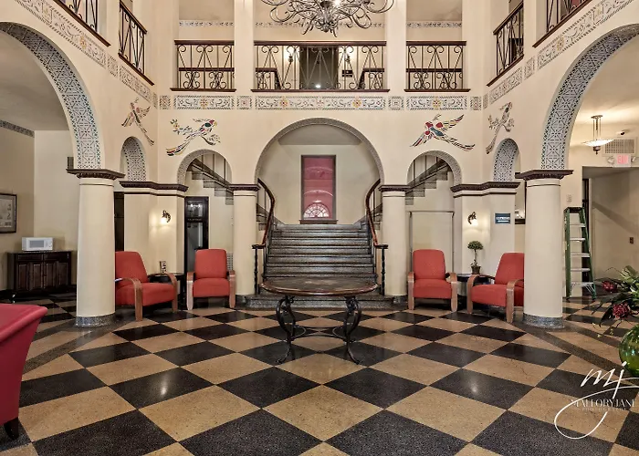 Hotel Seville Harrison