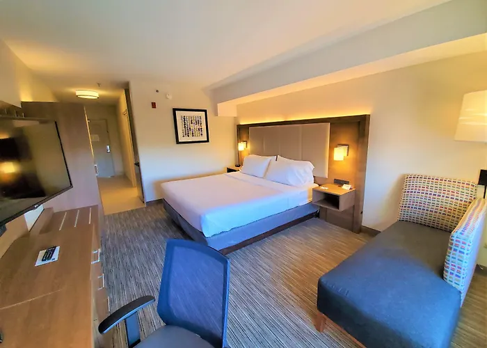 Holiday Inn Express Hotel & Suites Seattle North - Lynnwood By Ihg