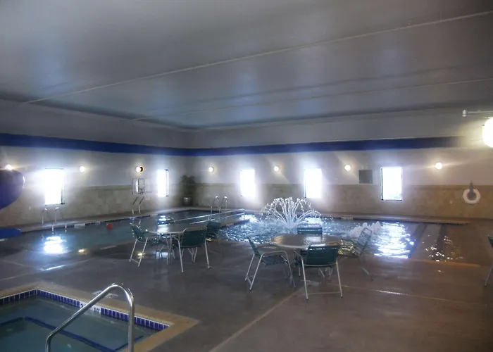 La Quinta By Wyndham Bismarck Hotel