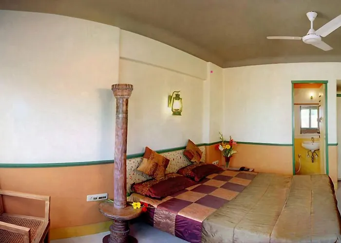 Oyo 19917 Golden Swan Hotel Mumbai