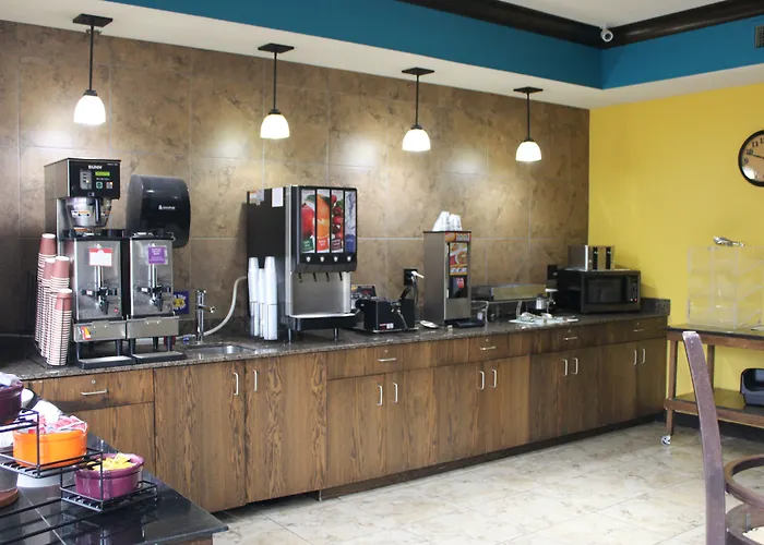 Parkwood Inn & Suites Manhattan