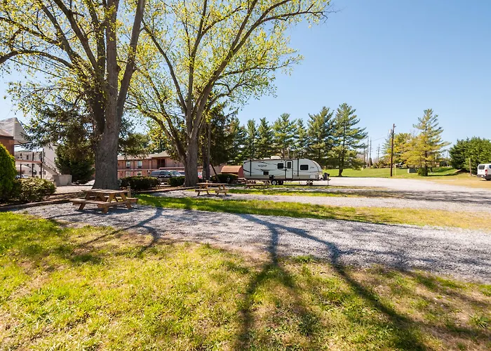 Rodeway Inn & Suites Charles Town