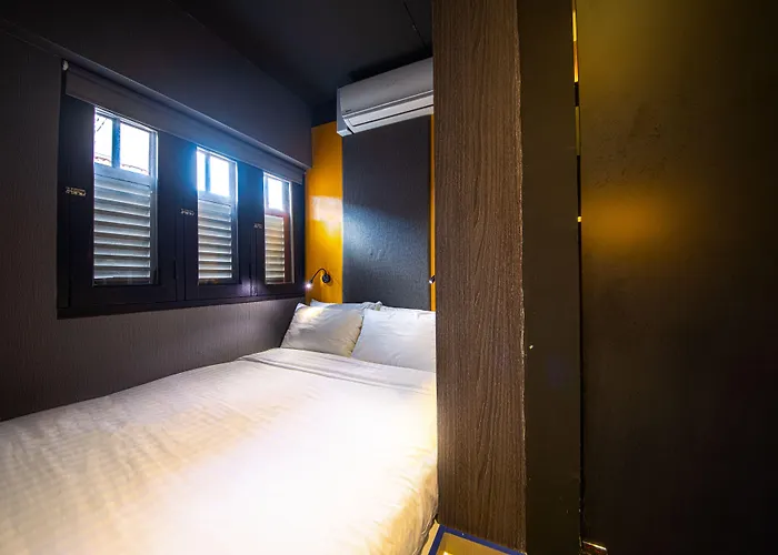 Cube Family Boutique Capsule Hotel At Chinatown Singapore