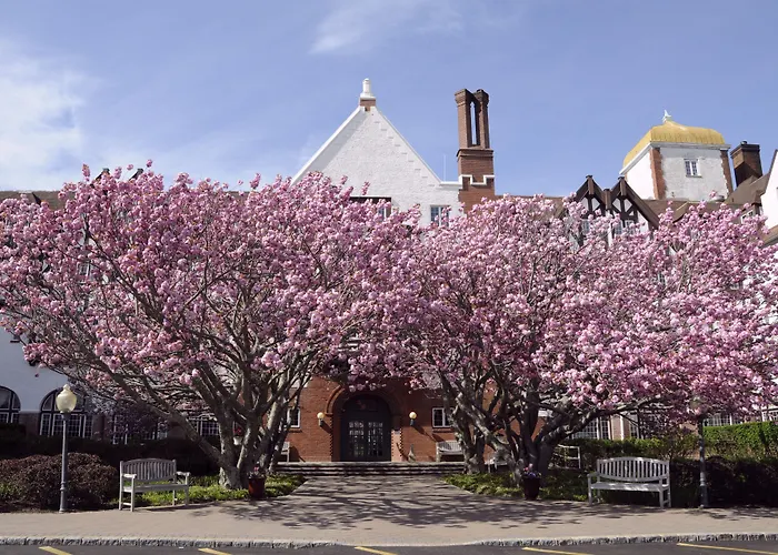 Montauk Manor Hotel