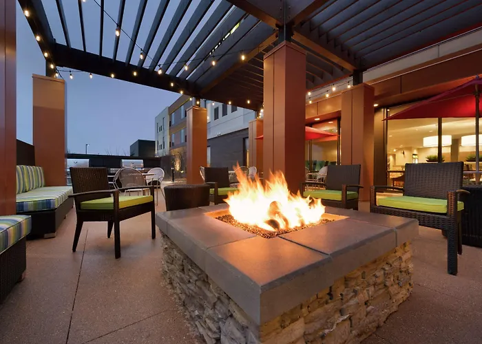 Home2 Suites By Hilton Milwaukee Airport