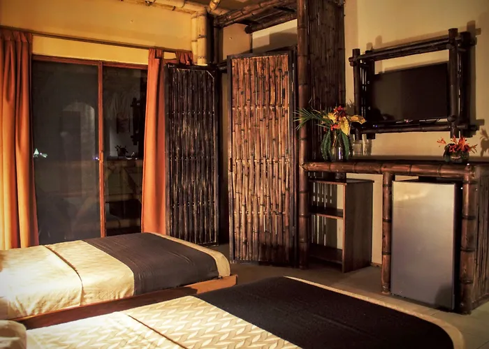 Nativa Bambu Ecolodge Montanita