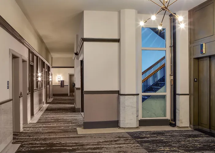 Doubletree By Hilton Youngstown Downtown