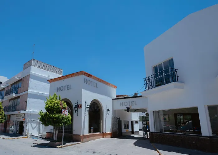 Hotel Zacatecas Courts