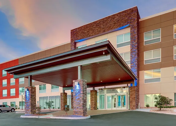 Holiday Inn Express & Suites - Roanoke - Civic Center