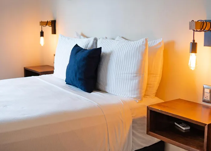 Hotel & Suites El Moro La Paz