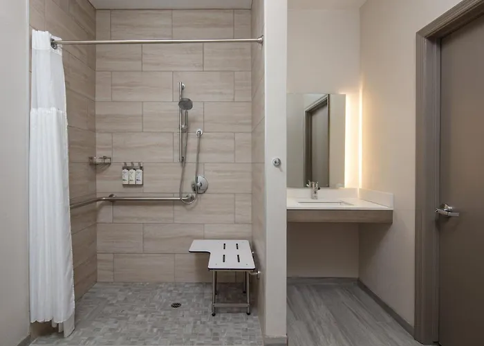 Holiday Inn Express Hotel & Suites Ventura Harbor By Ihg
