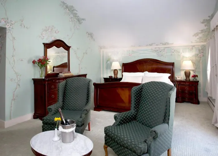 Queen Anne Inn Chatham