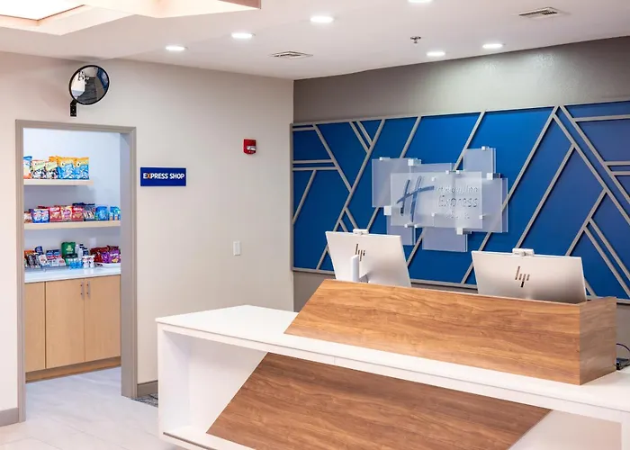 Holiday Inn Express Hotel & Suites Wichita Airport By Ihg