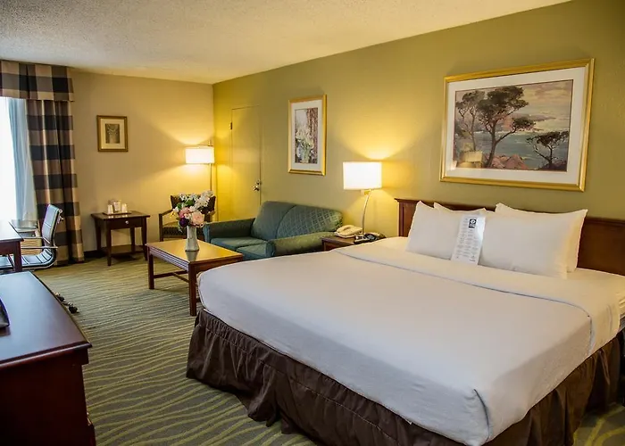 Ramada Plaza Rochester Airport