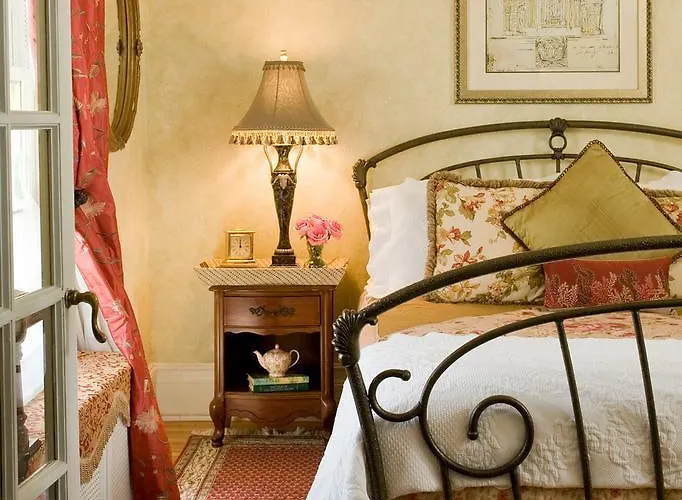 A B&B At The Edward Harris House Inn Rochester