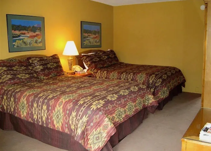 Indian Hills Inn, Taos Plaza