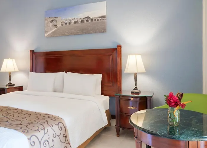 Jewel Runaway Bay Beach Resort & Waterpark