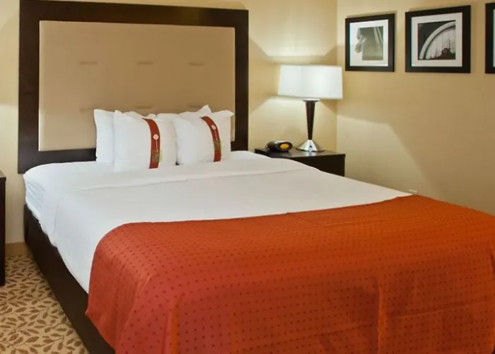 Holiday Inn Evansville Airport