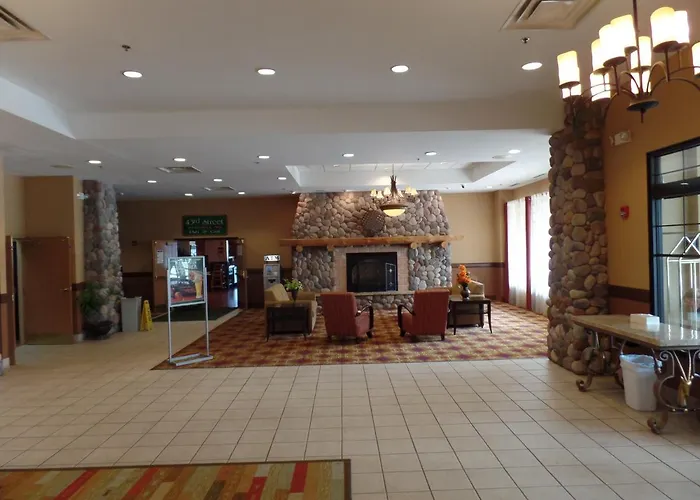 Holiday Inn Hotel & Suites Owatonna